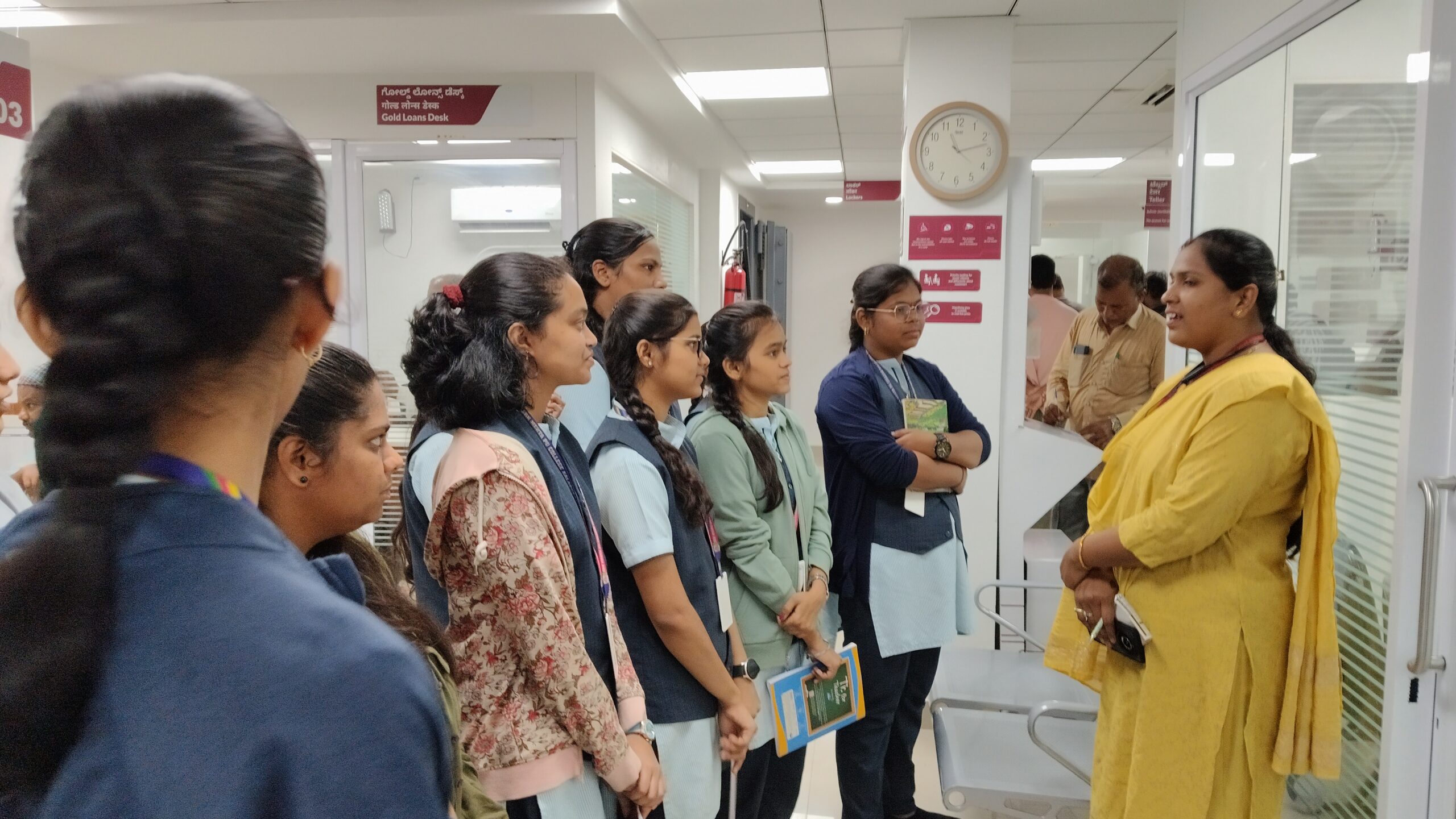 Field Trip to Axis Bank — photo 6