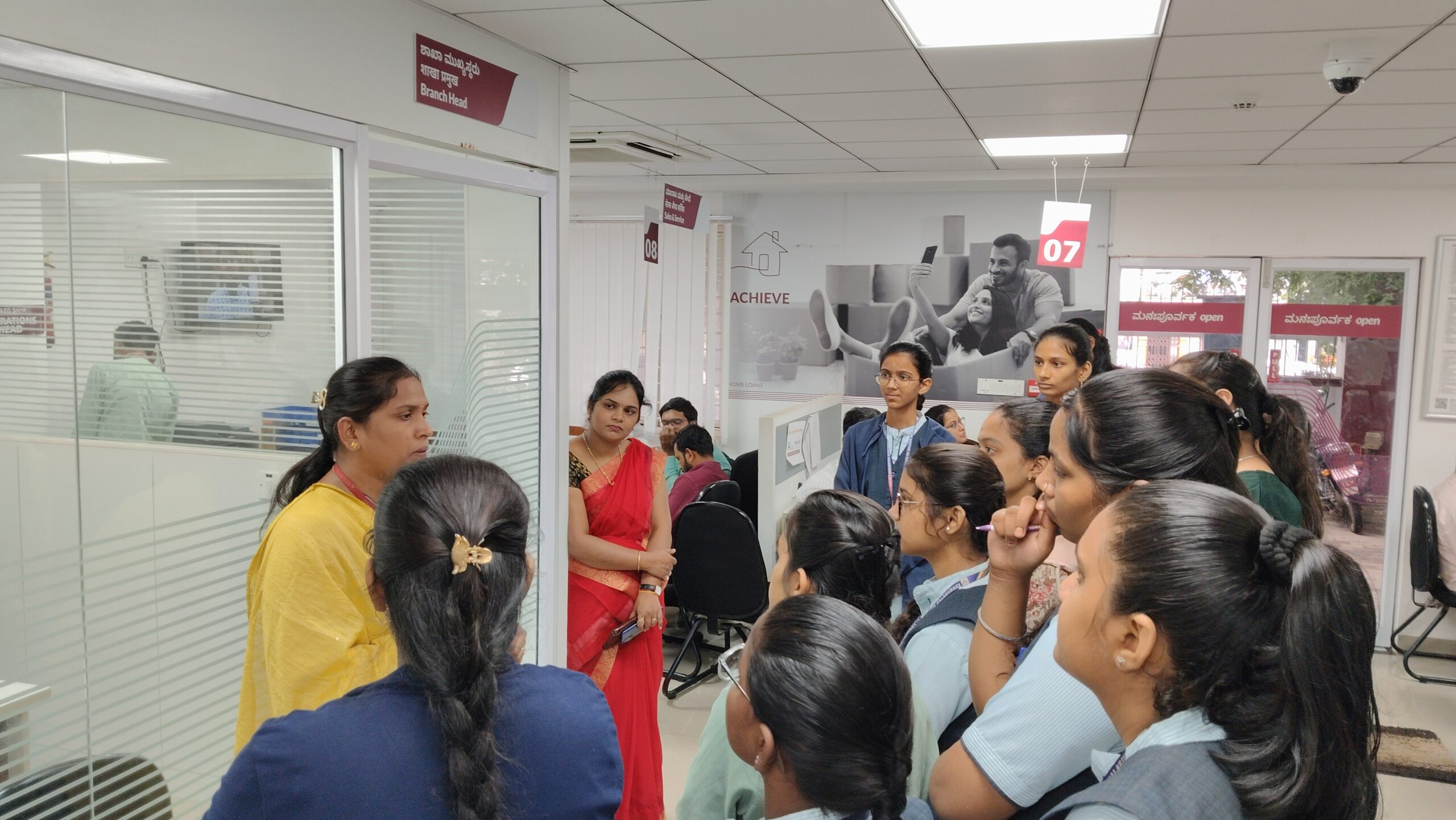Field Trip to Axis Bank — photo 3
