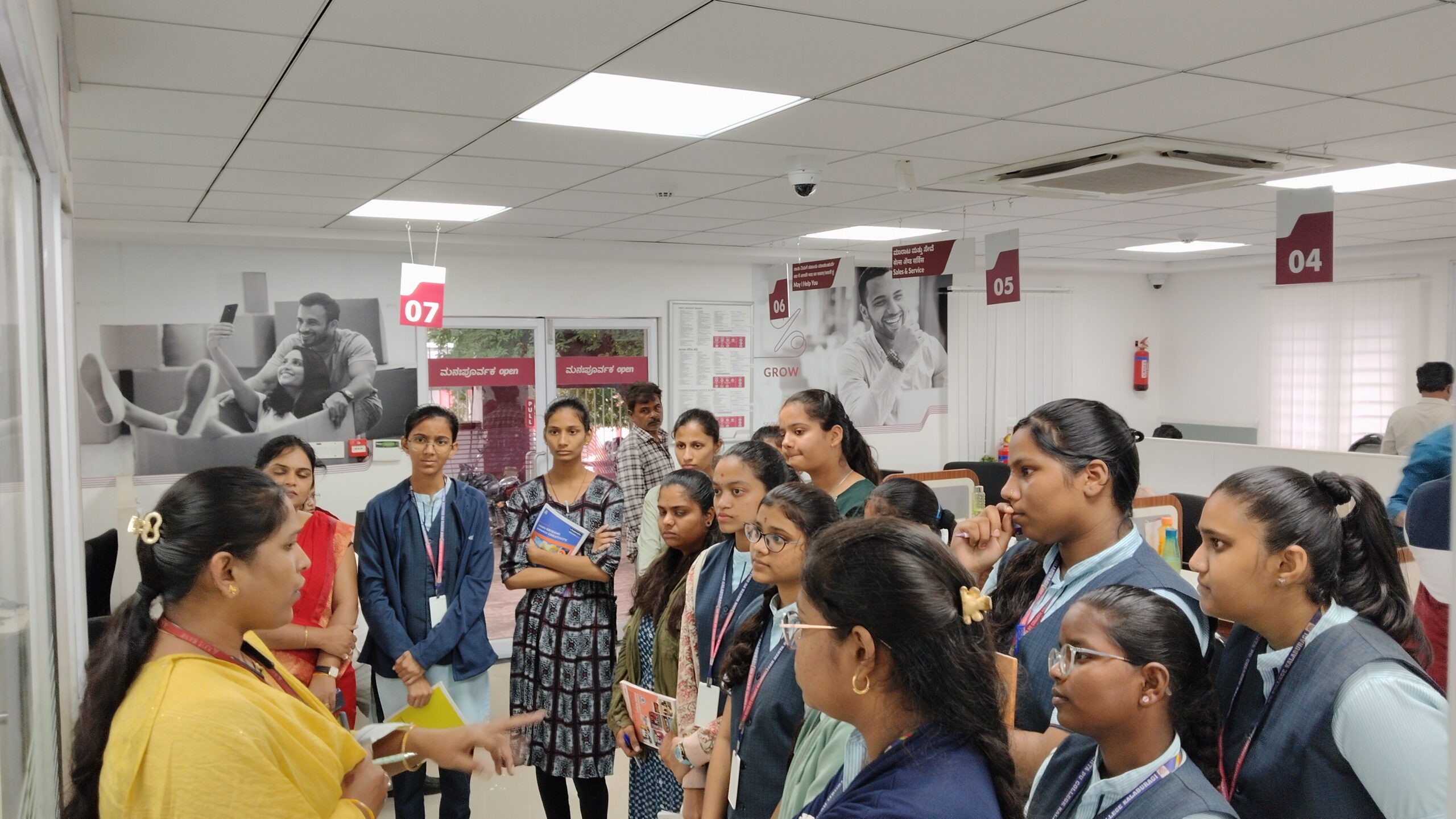 Field Trip to Axis Bank — photo 10